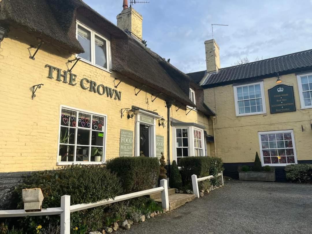 The Crown, Smallburgh Bagian luar foto